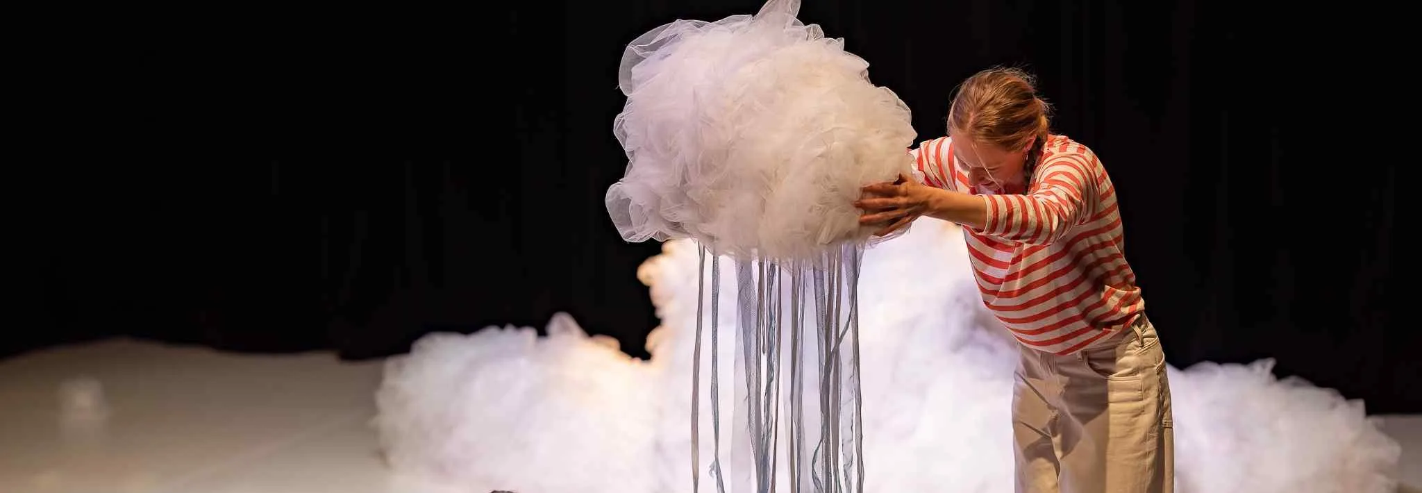 Niesamowity-świat-OBŁOCZKA-1